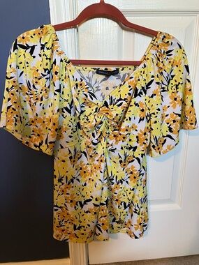 Adrienne Vittadini Floral Yellow Top M